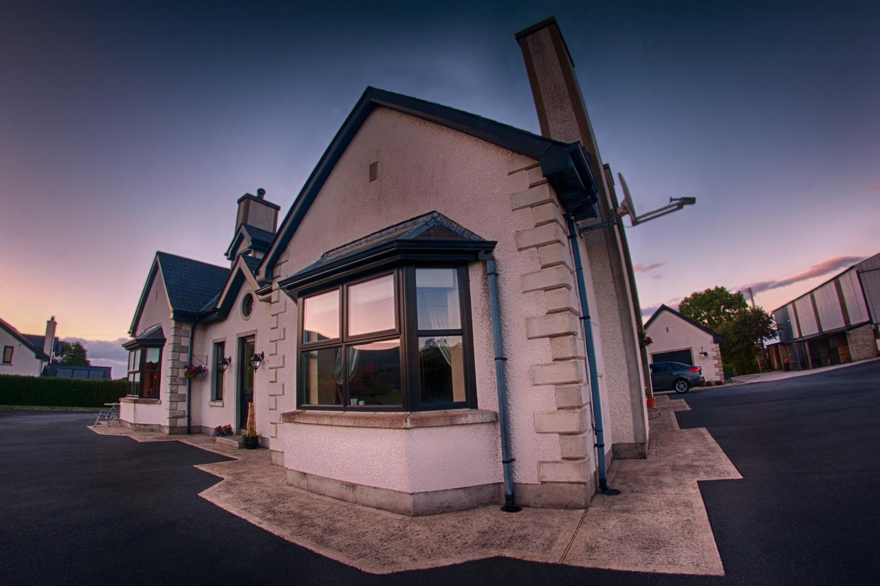 Walkers Nest Acomodação com café da manhã Carlingford Exterior foto
